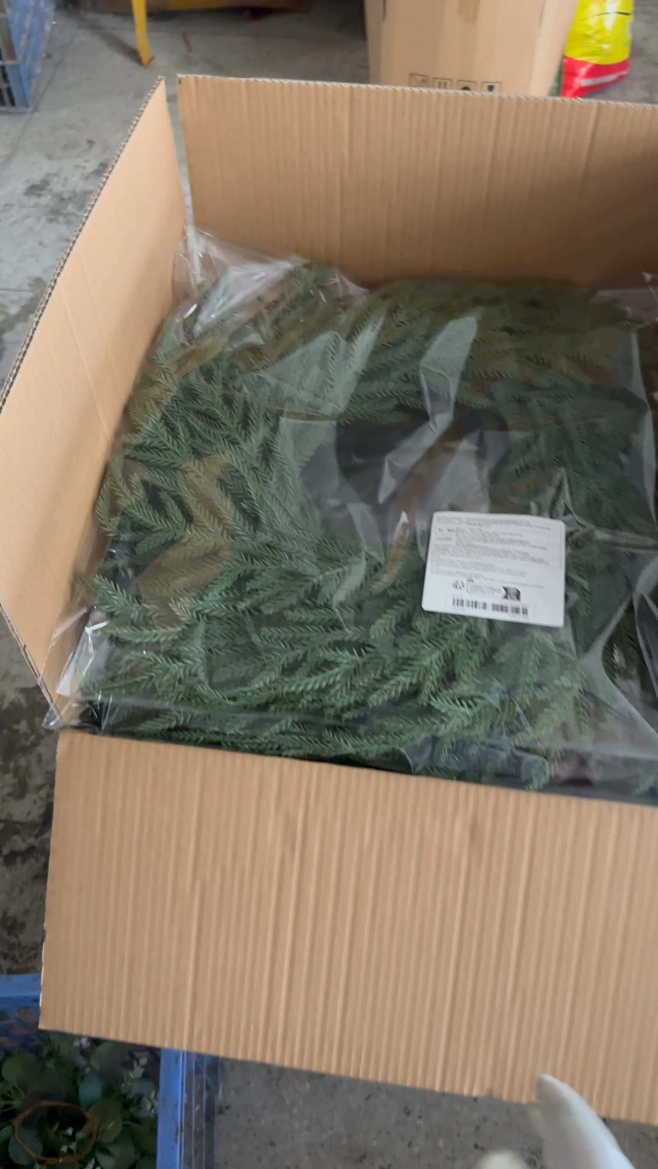 Artificial botanical export carton packing
